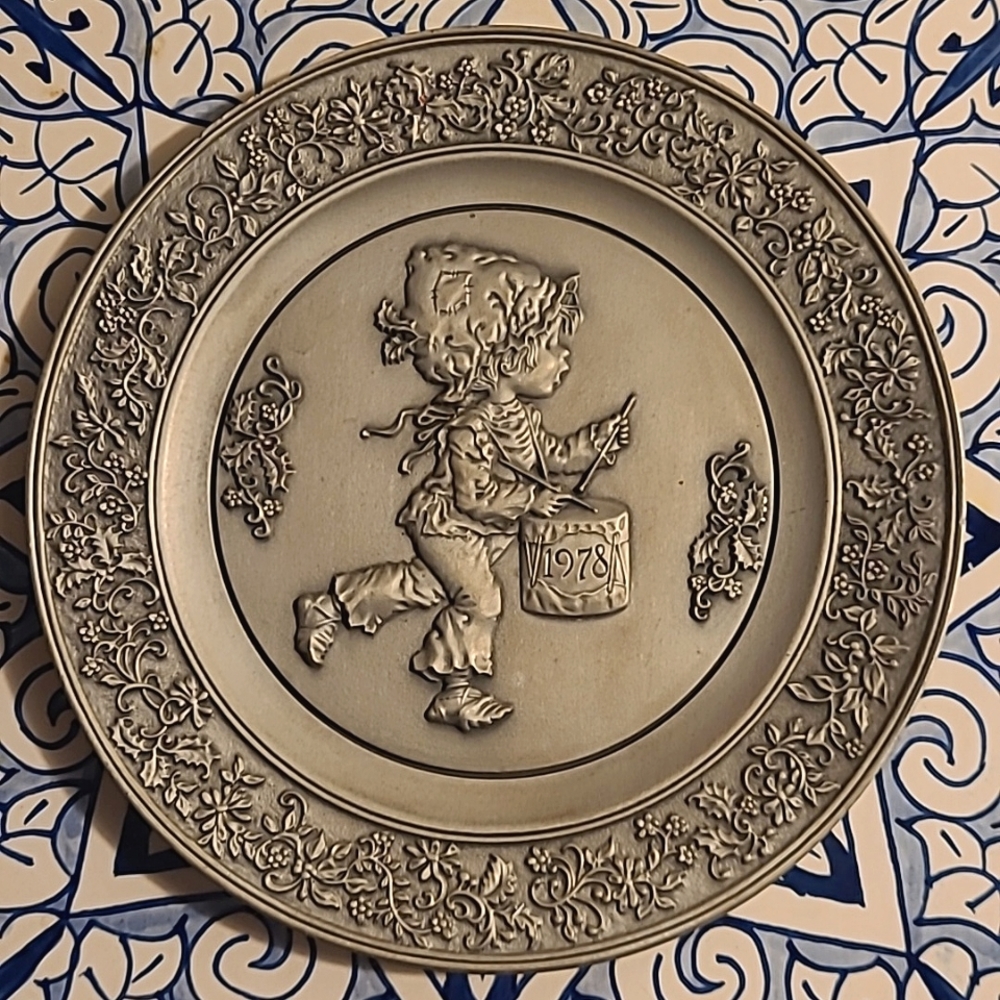 Hallmark fine pewter plate 1978 drummer